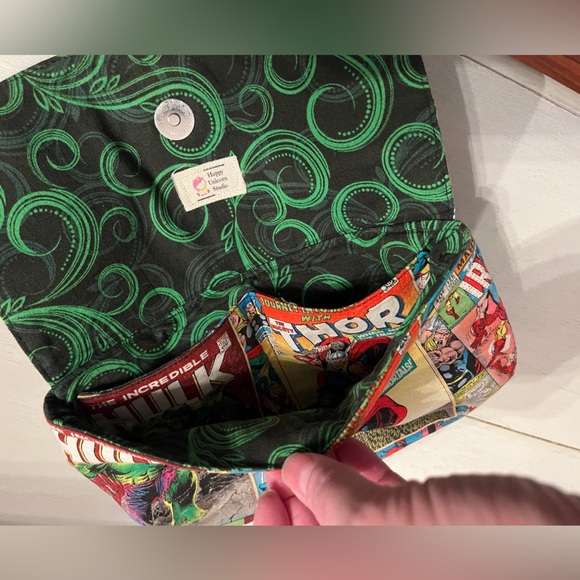 2 Marvel Comics bag (small pocketbook and travel bag) - Picture 7 of 13